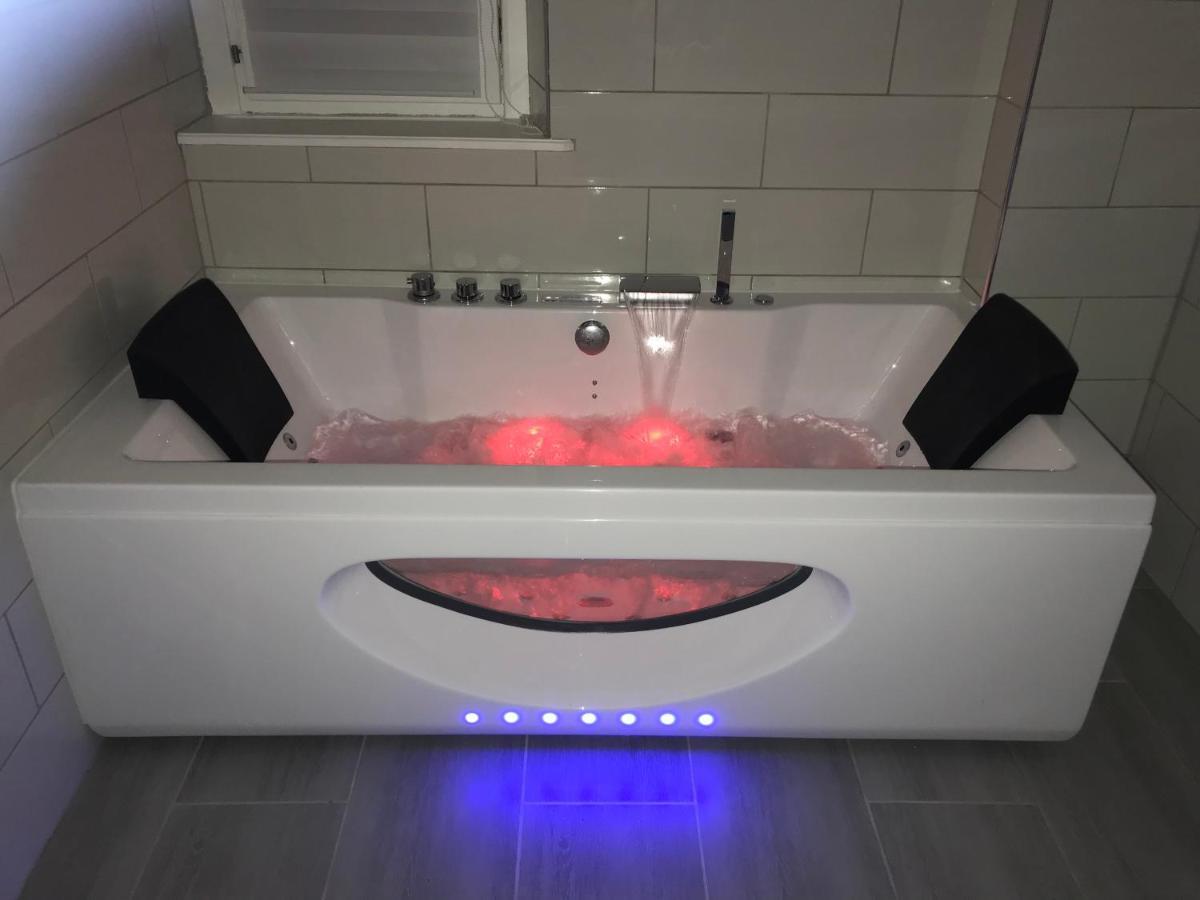 Apartment L'instant T 4* Balneo, Sauna Et Parking Prive
